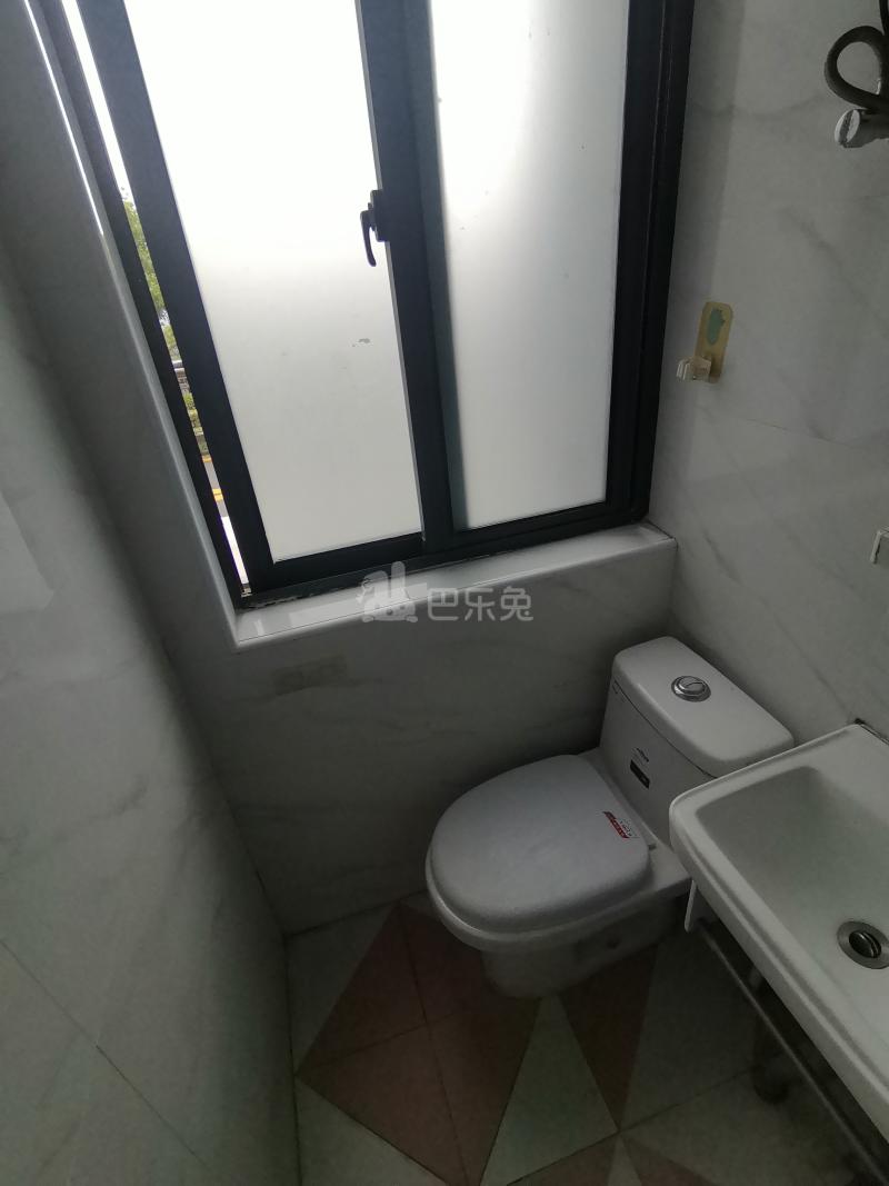 罗家锦苑6818462卫生间图5