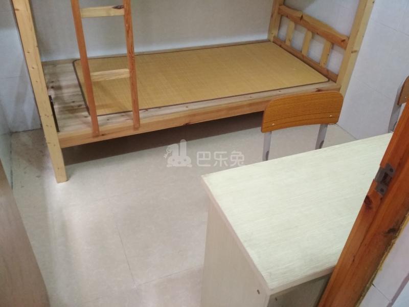 吉山西新村新街14号6824778卧室图0