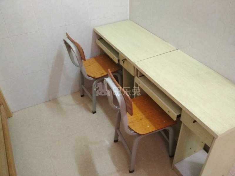 吉山西新村新街14号6824778卧室图2