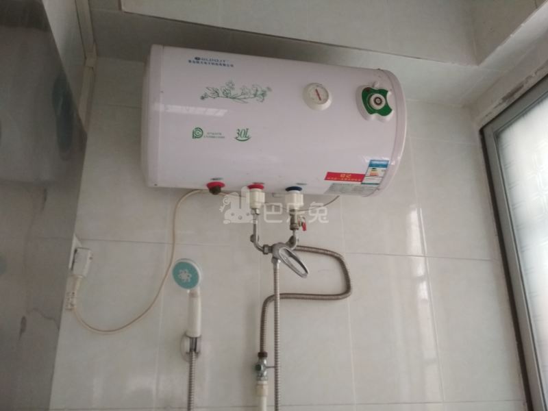 吉山西新村新街14号6824778卫生间图11