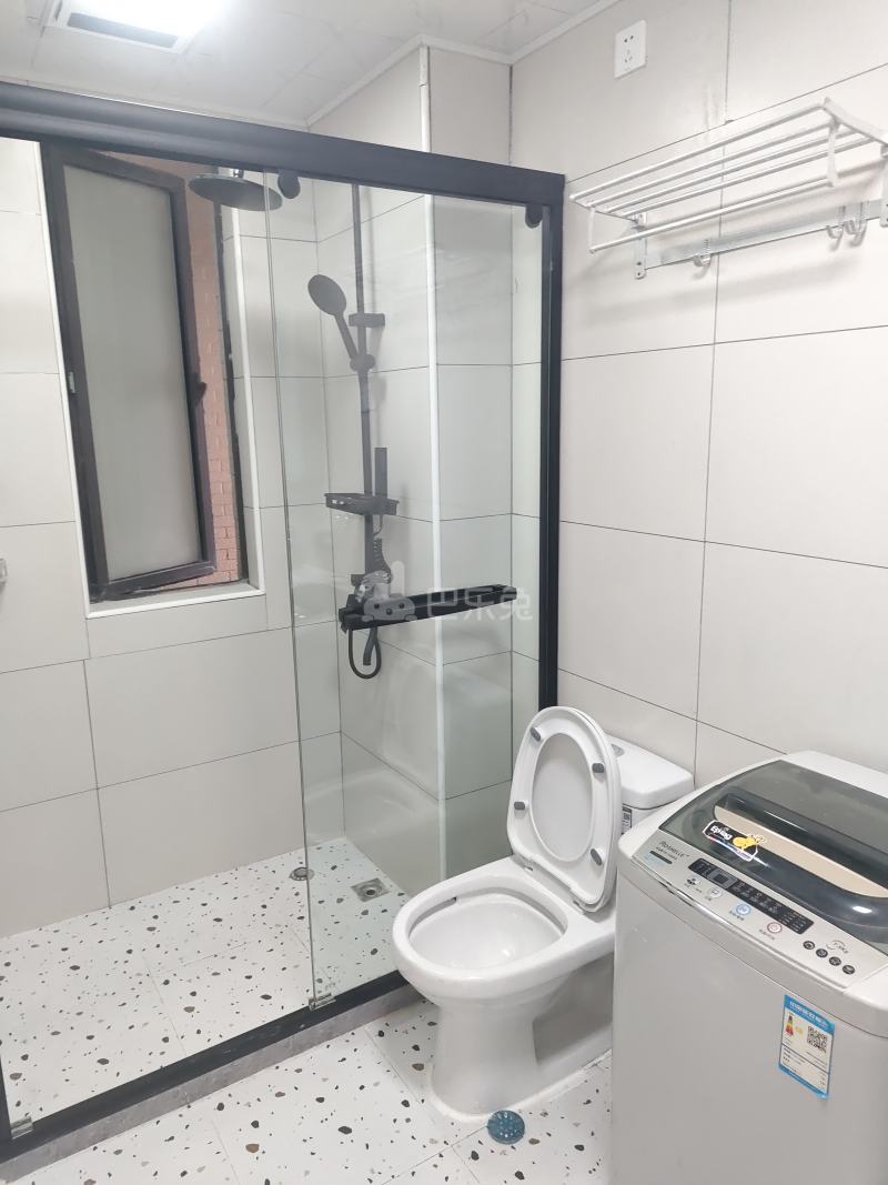 新凯城钟秀苑6837537卫生间图6