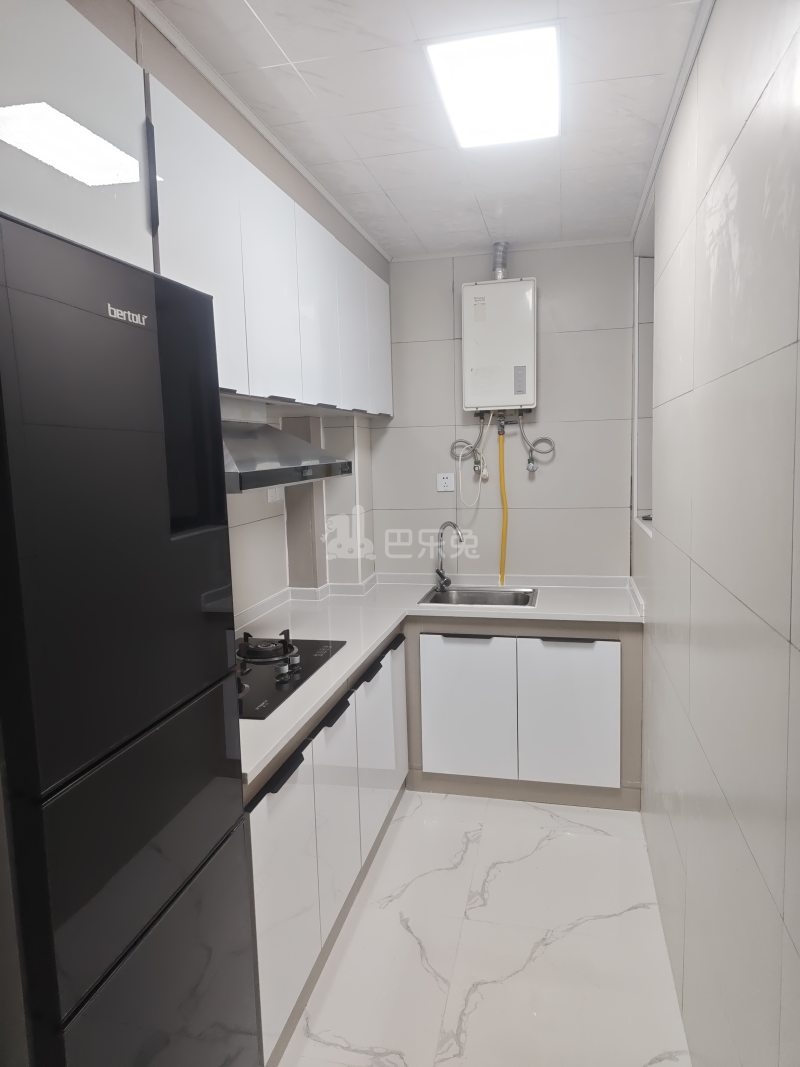 新凯城钟秀苑6837537厨房图5