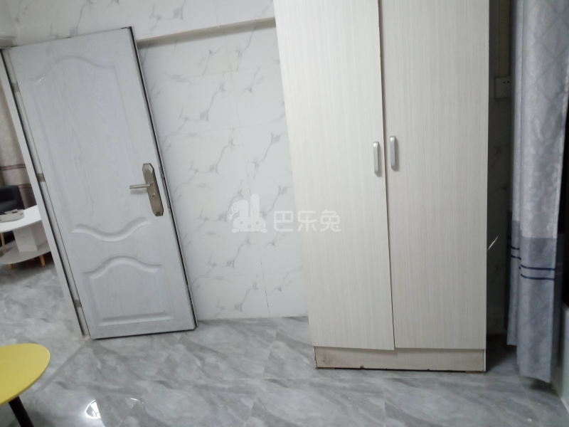 鹤边员村军民西路45号6838279卧室图4