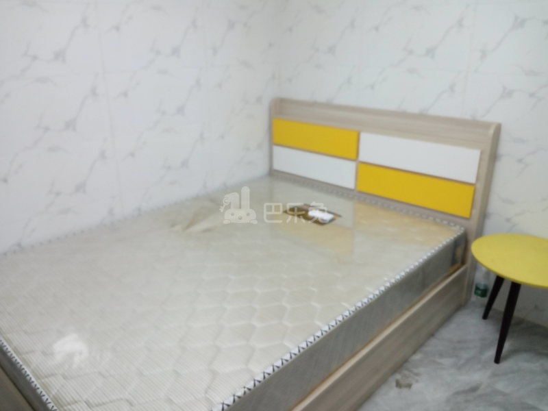 鹤边员村军民西路45号6838279卧室图2