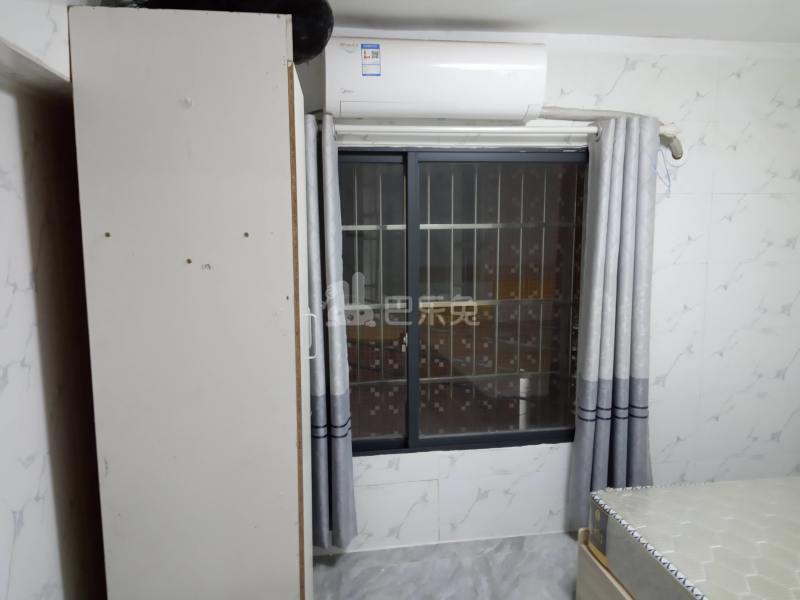 鹤边员村军民西路45号6838279卧室图3