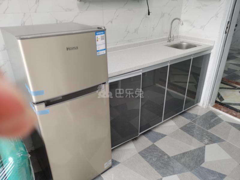 鹤边员村军民西路45号6838281厨房图3