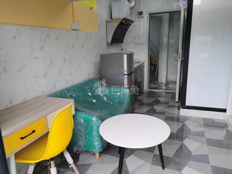 鹤边员村军民西路45号6838281客厅图2