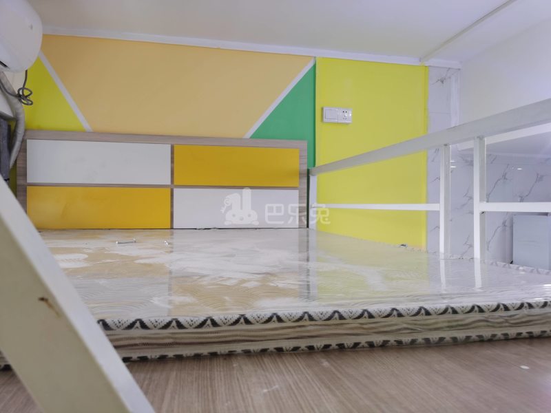 鹤边员村军民西路45号6838281卧室图0