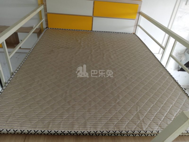 鹤边员村军民西路45号6838298卧室图2