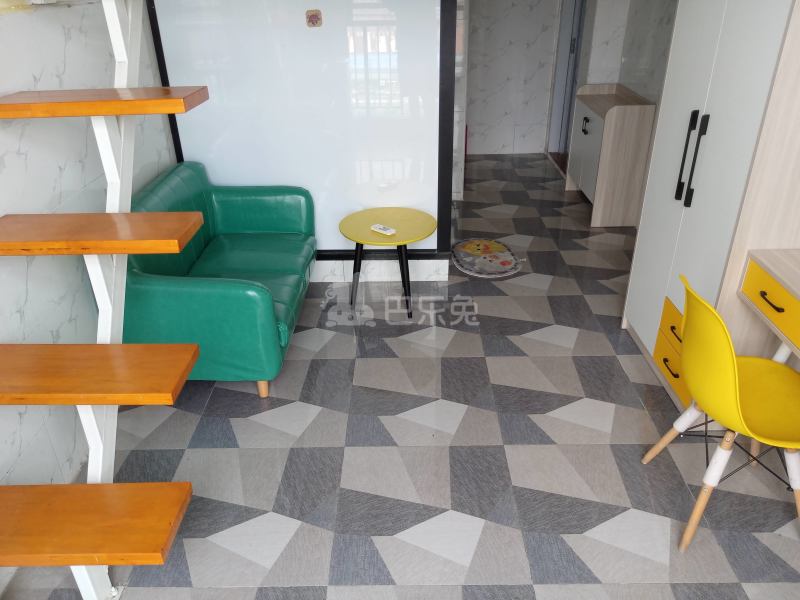 鹤边员村军民西路45号6838298客厅图6