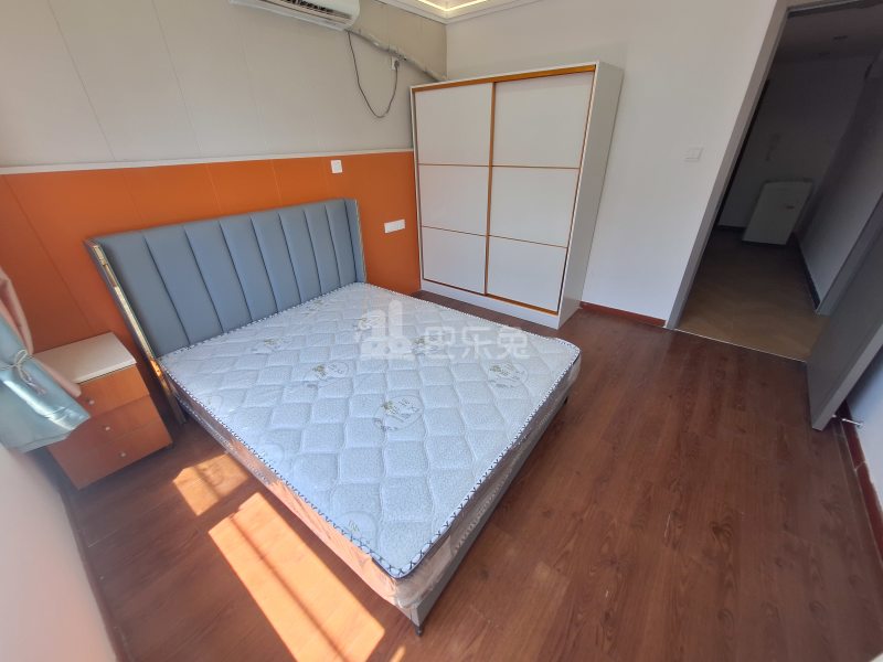 云翔佳苑北区（嘉年路750弄）6841971卧室图1