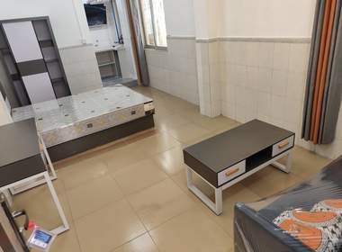 黄村西华里五巷8号 