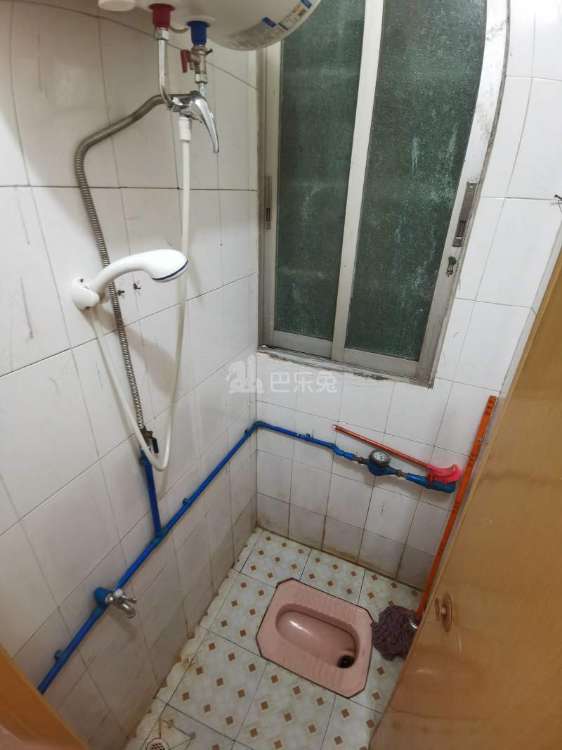 龙洞东街东华一巷10号6848990卫生间图6