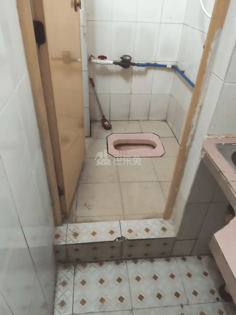 龙洞东街东华一巷10号6848991卫生间图4