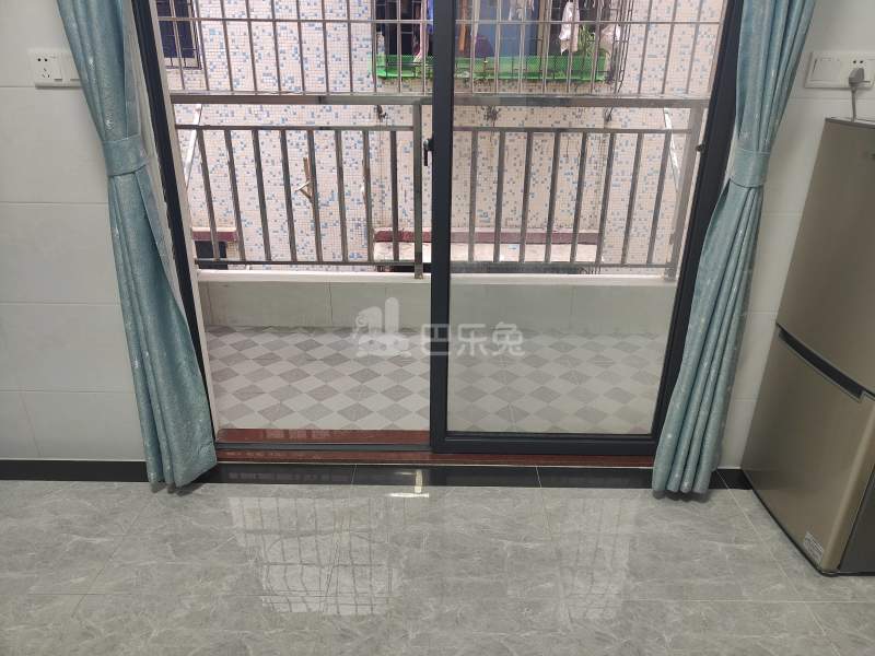 江夏东一街北二十六巷4号6852728客厅图7