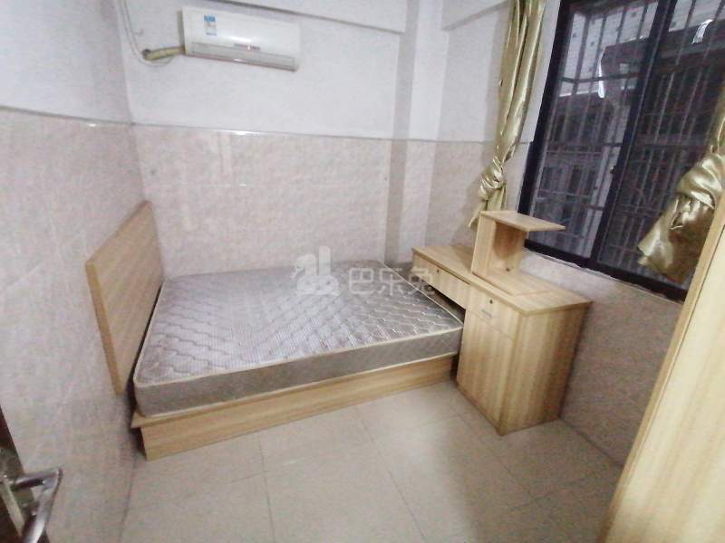 鹤边员村龙塘街二巷20号6866058卧室图2