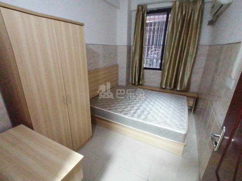 鹤边员村龙塘街二巷20号6866058卧室图1