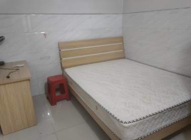 鹤边员村中街23号 