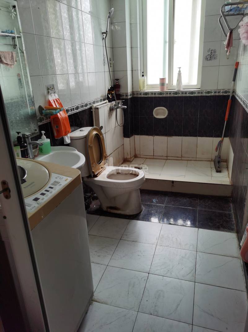 民乐社区南苑六村东区6882420卫生间图6