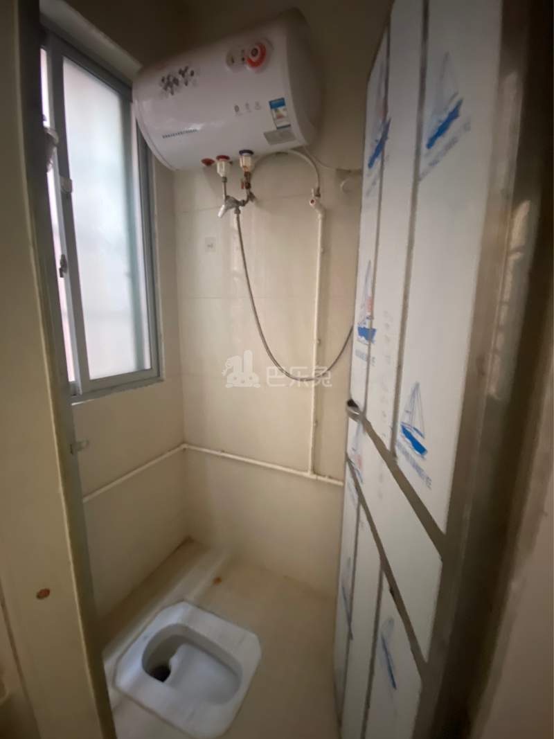 车陂西华新村南二巷8号6885628卫生间图5