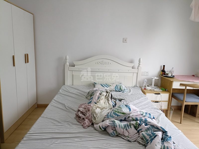 嘉泰馨庭6886318卧室图1