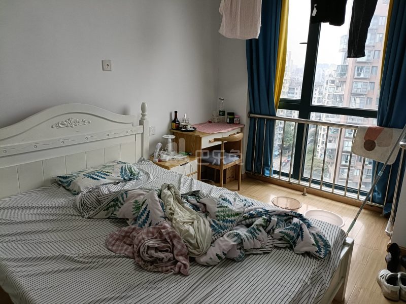 嘉泰馨庭6886318卧室图2