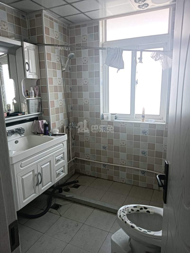 悦晟新苑6897798卫生间图6