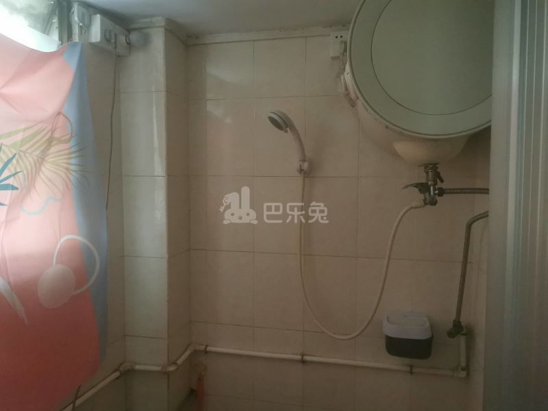 瑞华街32号6899379卫生间图7