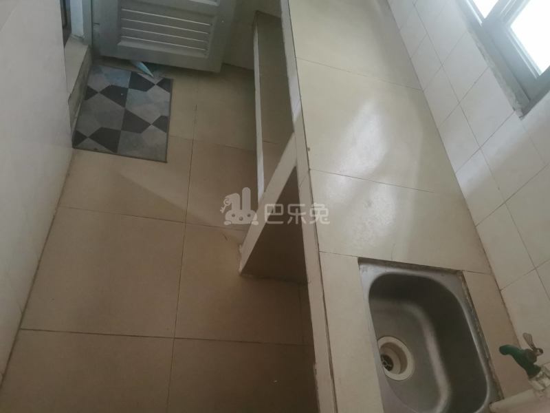 瑞华街32号6899379厨房图5