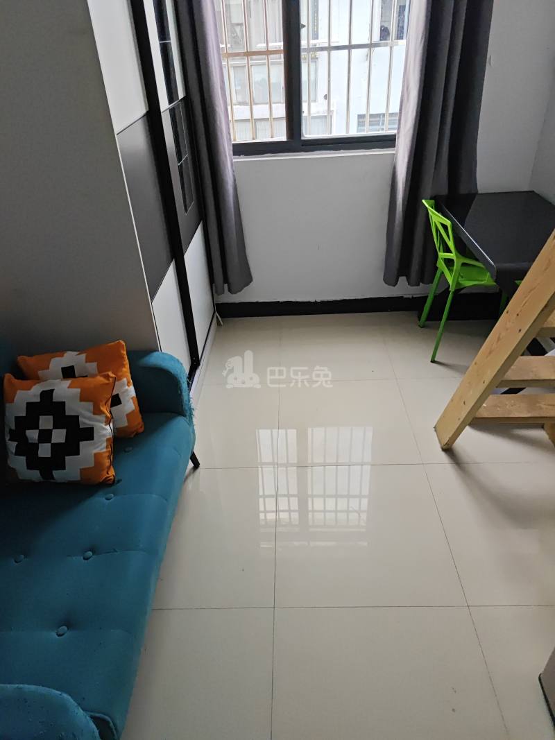 西郊家园（青浦）6912245客厅图4