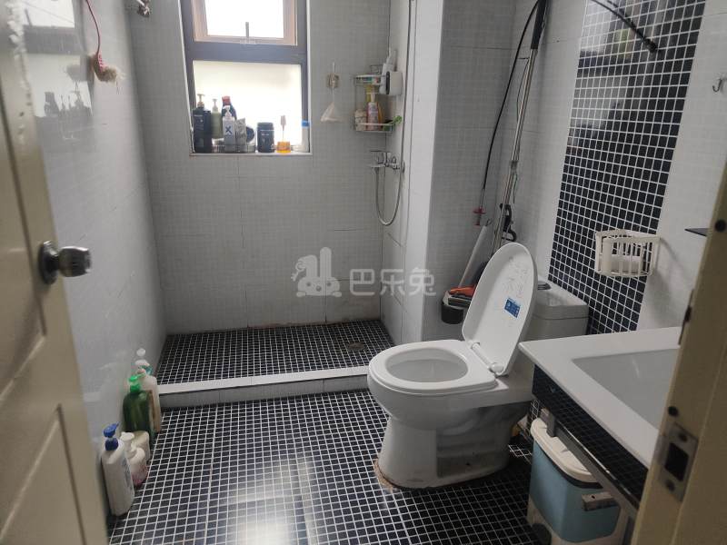 合景领峰6918335卫生间图4