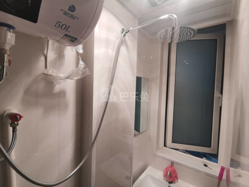 绿地滨江雅苑6931890卫生间图9