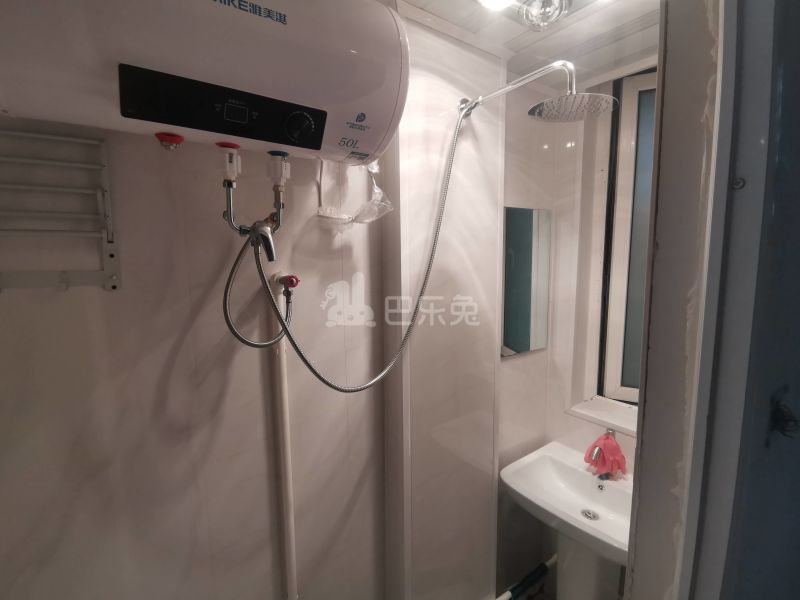 绿地滨江雅苑6931890卫生间图7