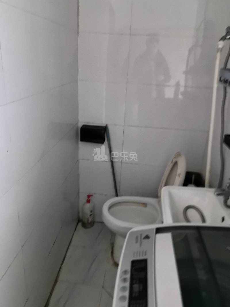 绿地康桥新苑6935825卫生间图4