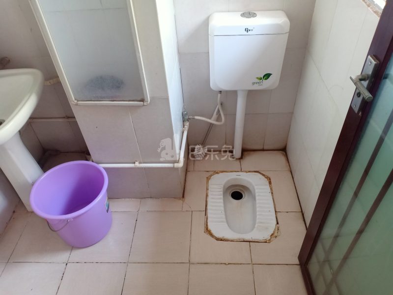 龙洞西大街72号6945954卫生间图5