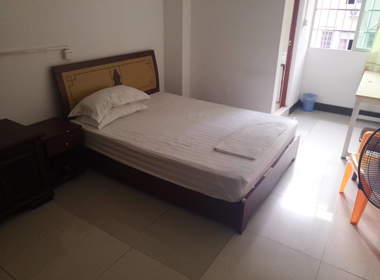 龙洞西大街72号 1室0厅1卫