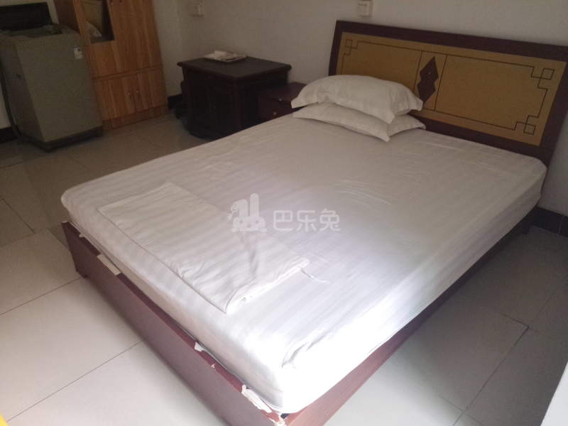 龙洞西大街72号6945954卧室图3