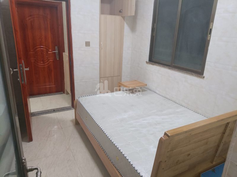 棠涌涌边街二巷7号6981874卧室图3