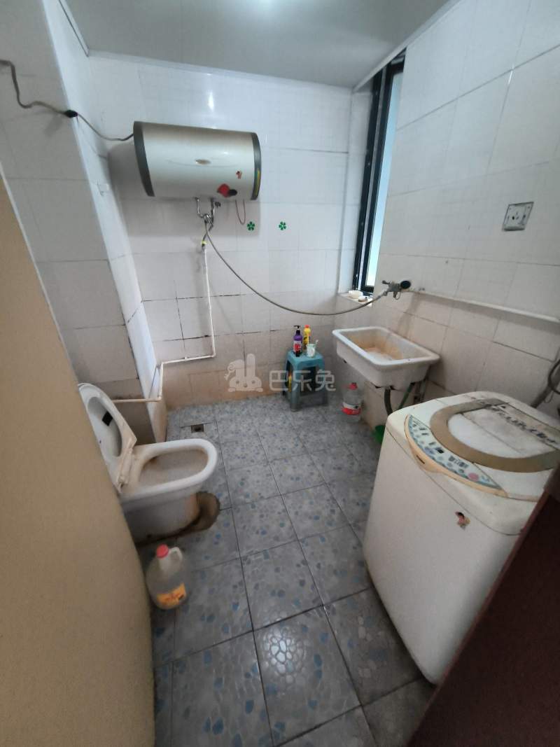 中环一号一期698551卫生间图12