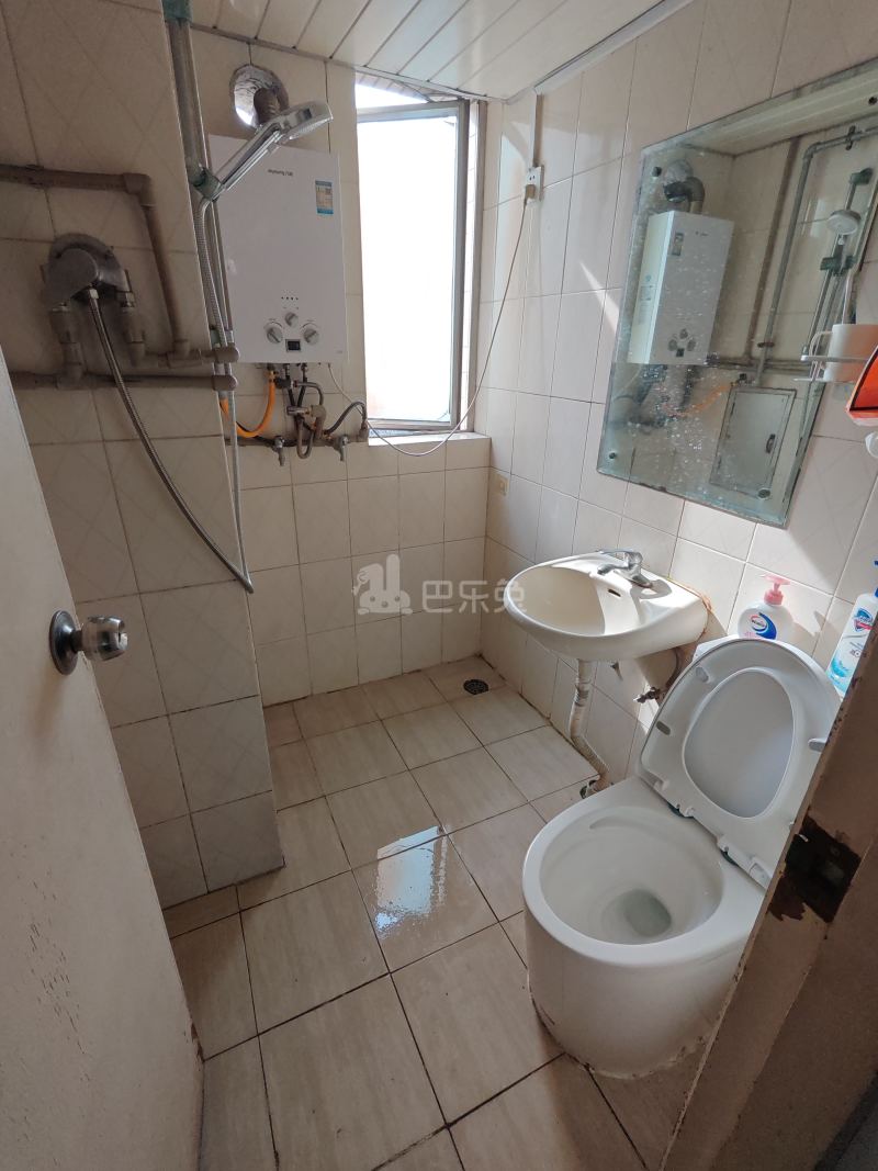 深南花园6999017卫生间图5