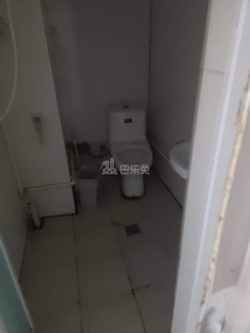 太平家园7004546卫生间图5