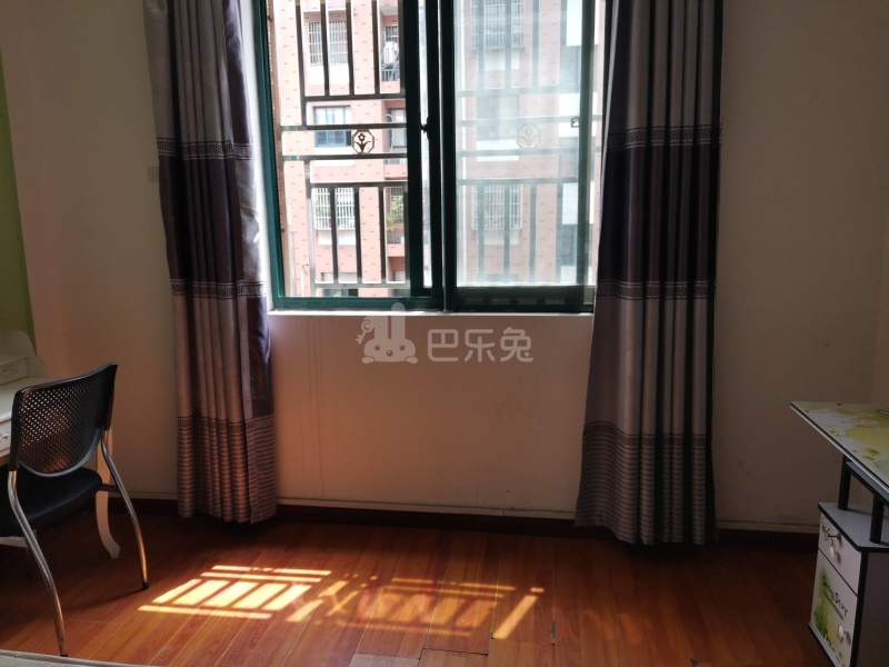 太平家园7004578卧室窗户图10