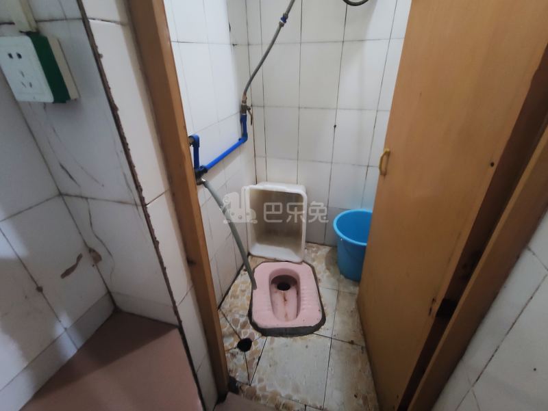 棠涌谢家北约8号7006468卫生间图3