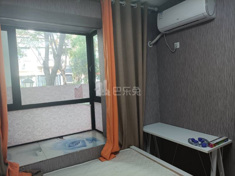 世纪飞凡怡园（世纪长江苑）7015366卧室图0