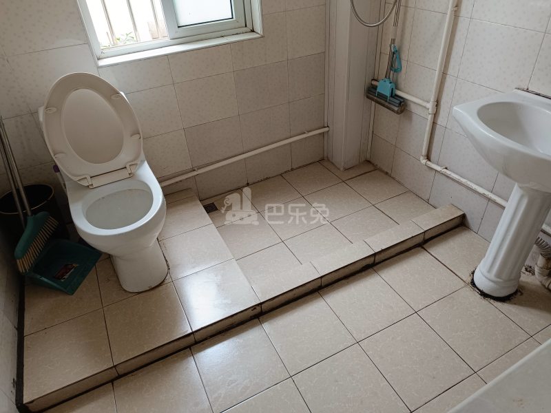 静安花苑701915卫生间图8