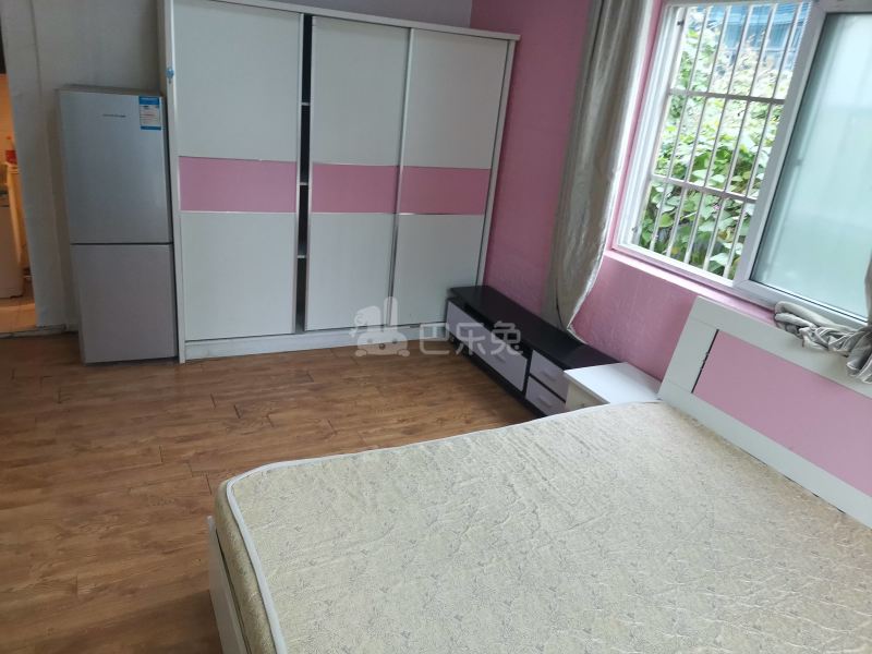 静安花苑701914卧室图2