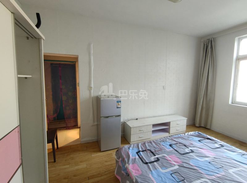 静安花苑701916卧室图2