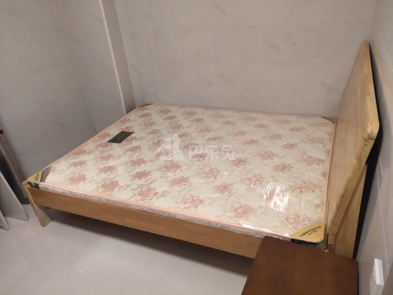 望岗荷木岭四巷8号7050412卧室图1