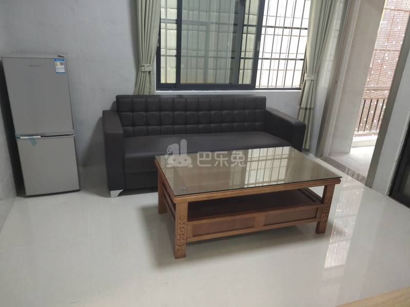 望岗荷木岭四巷8号7050412客厅图3