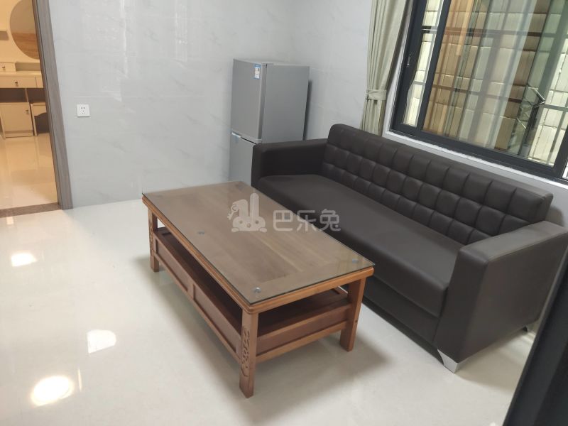 望岗荷木岭四巷8号7050412客厅图2